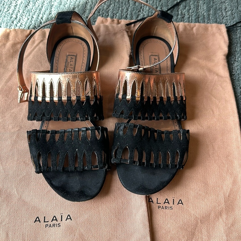 Authentic ALAIA sandals. Suade and VERY cool size 36.5 Made in Paris